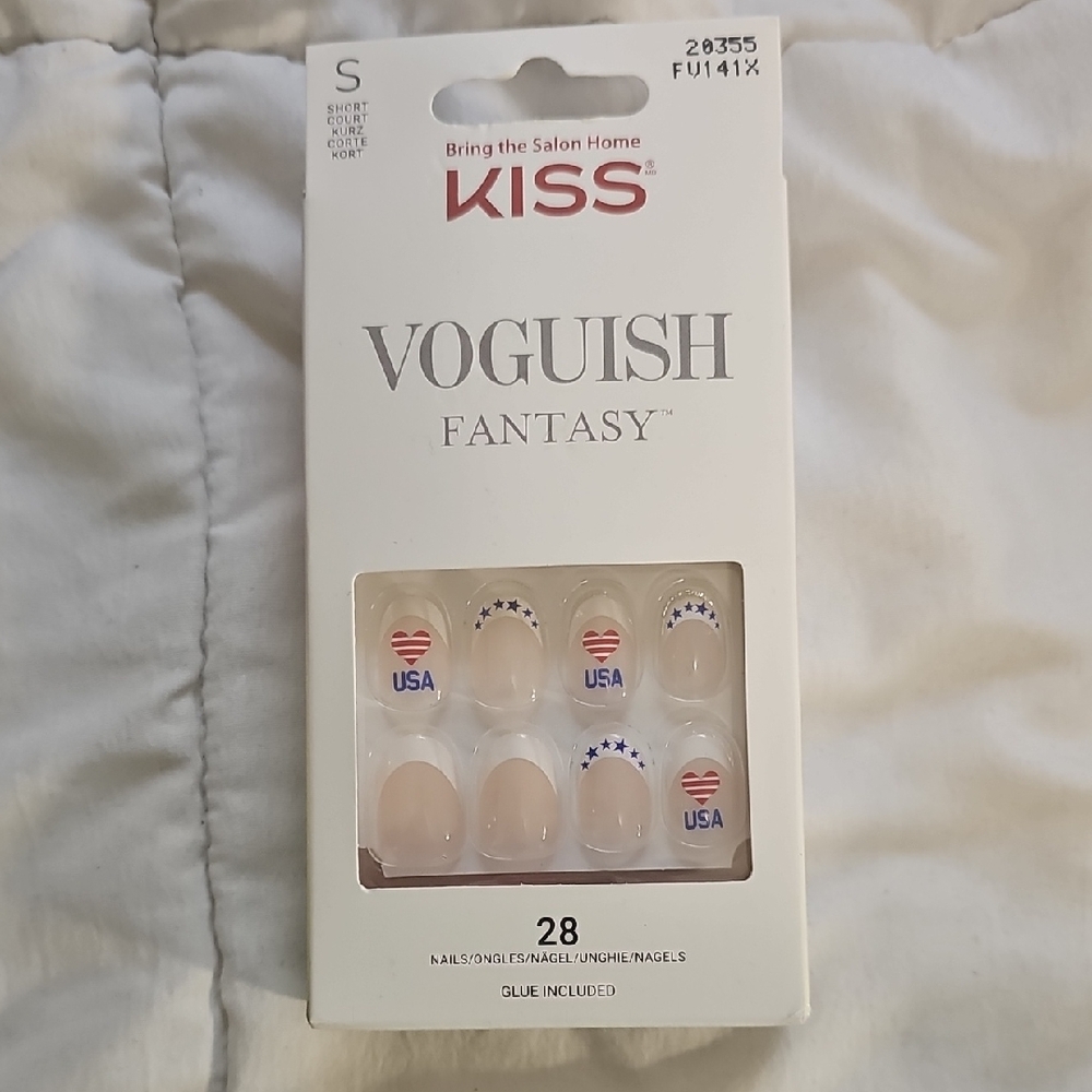 KISS Vogueish Fantasy USA Nail Set with Patriotic Design